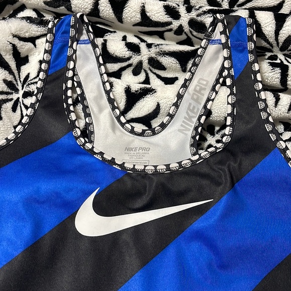 NIKE PRO Dri-Fit Tank - Picture 2 of 5